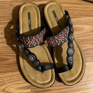 Minnetonka Sasha Women’s size 5 sandals new in box
